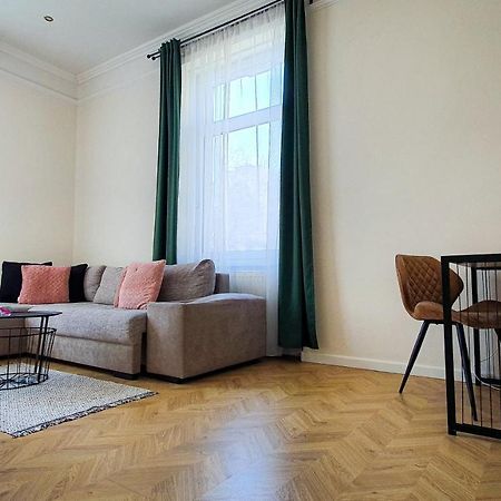 Smaragd Apartman 杰尔 外观 照片