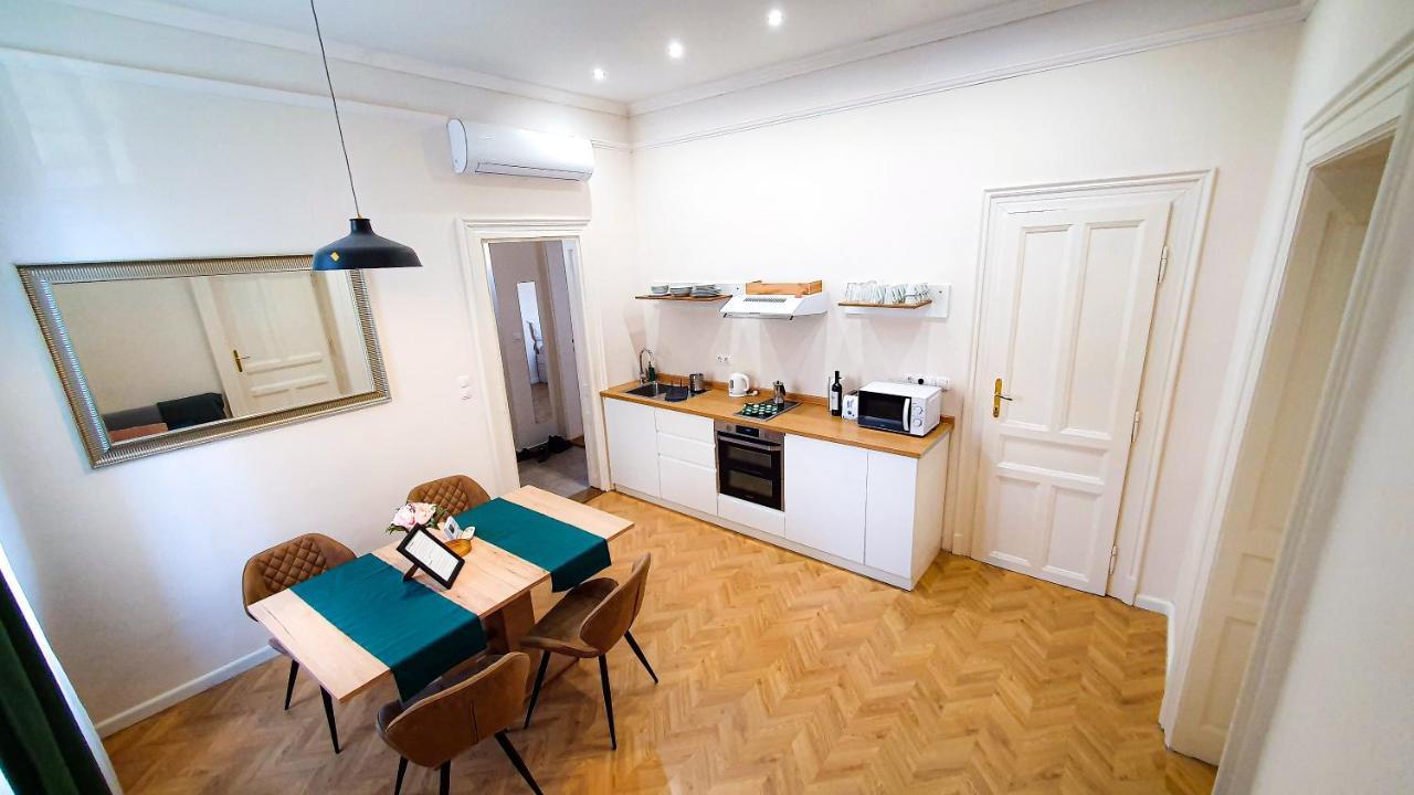 Smaragd Apartman 杰尔 外观 照片