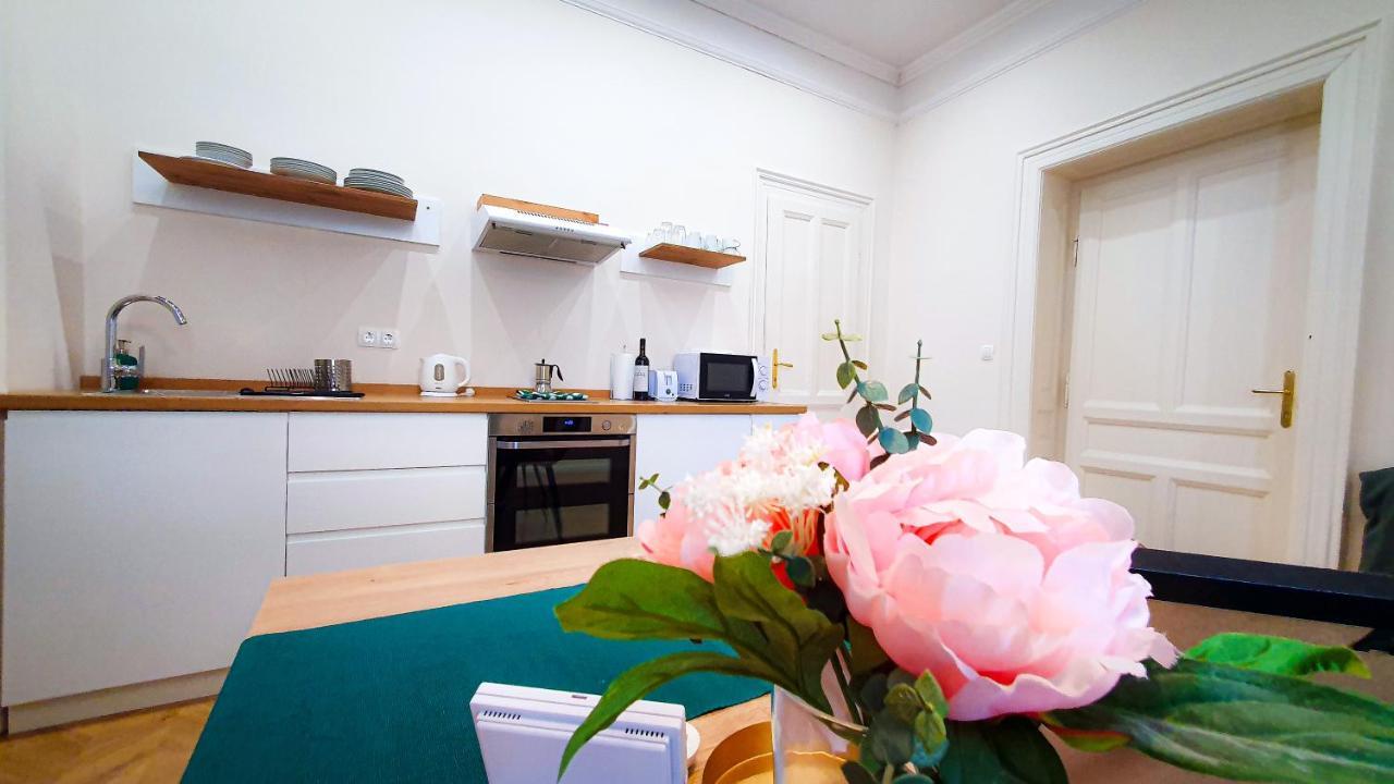 Smaragd Apartman 杰尔 外观 照片